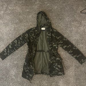 Women’s Camo Jacket, Size small